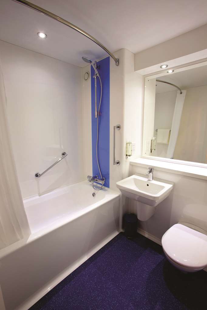 Travelodge Bedford Goldington Road Δωμάτιο φωτογραφία